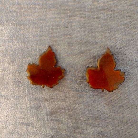 Vintage Enabled Leaf. Clip-On - Picture 1 of 3